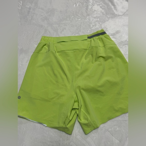 Lululemon Men’s Shorts Athletic Lined Lime Green - Picture 6 of 14